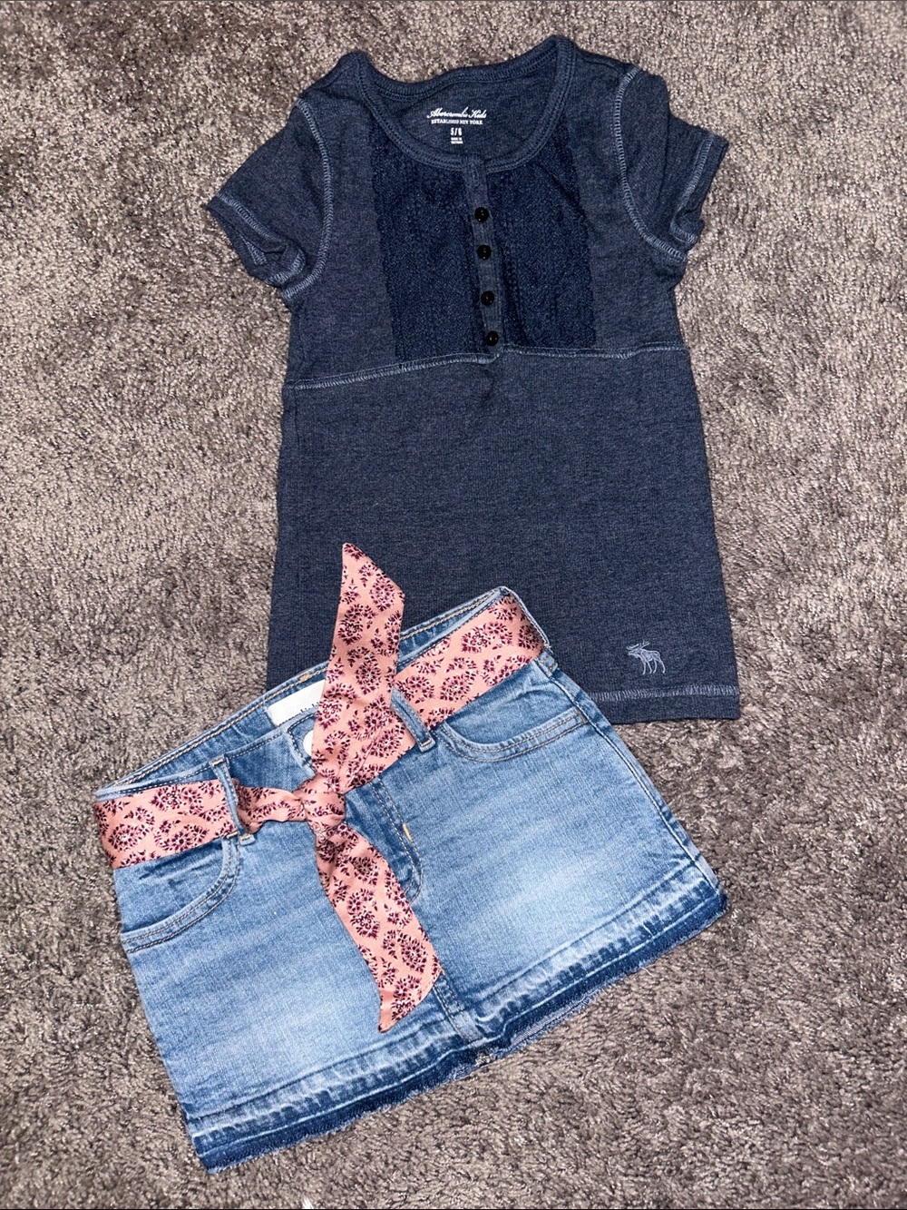 Abercrombie Kids Navy Short-Sleeve Henley Top & denim skirt